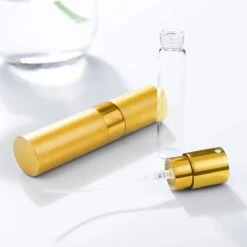 Scenty - Parfum Verstuiver Navulbaar - Mini Parfum Flesje - Reisflesje - Goud -Damesparfum Winkel 1200x1200 330