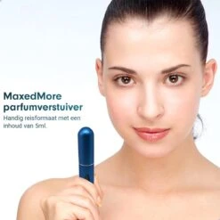 MaxedMore Navulbare Parfumverstuiver 5ml Blauw - 65 Keer Spraybare Parfum Verstuiver - Hervulbaar Tasverstuiver Voor Parfum - Meeneem Mini Geur Flesje Voor Op Reis - Lipstick Formaat Navulbaar Parfumflesje -Damesparfum Winkel 1200x1200 375